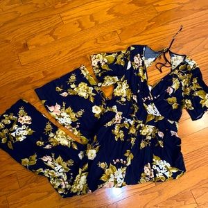 Xhilaration Navy Floral Romper Jumpsuit - Large
